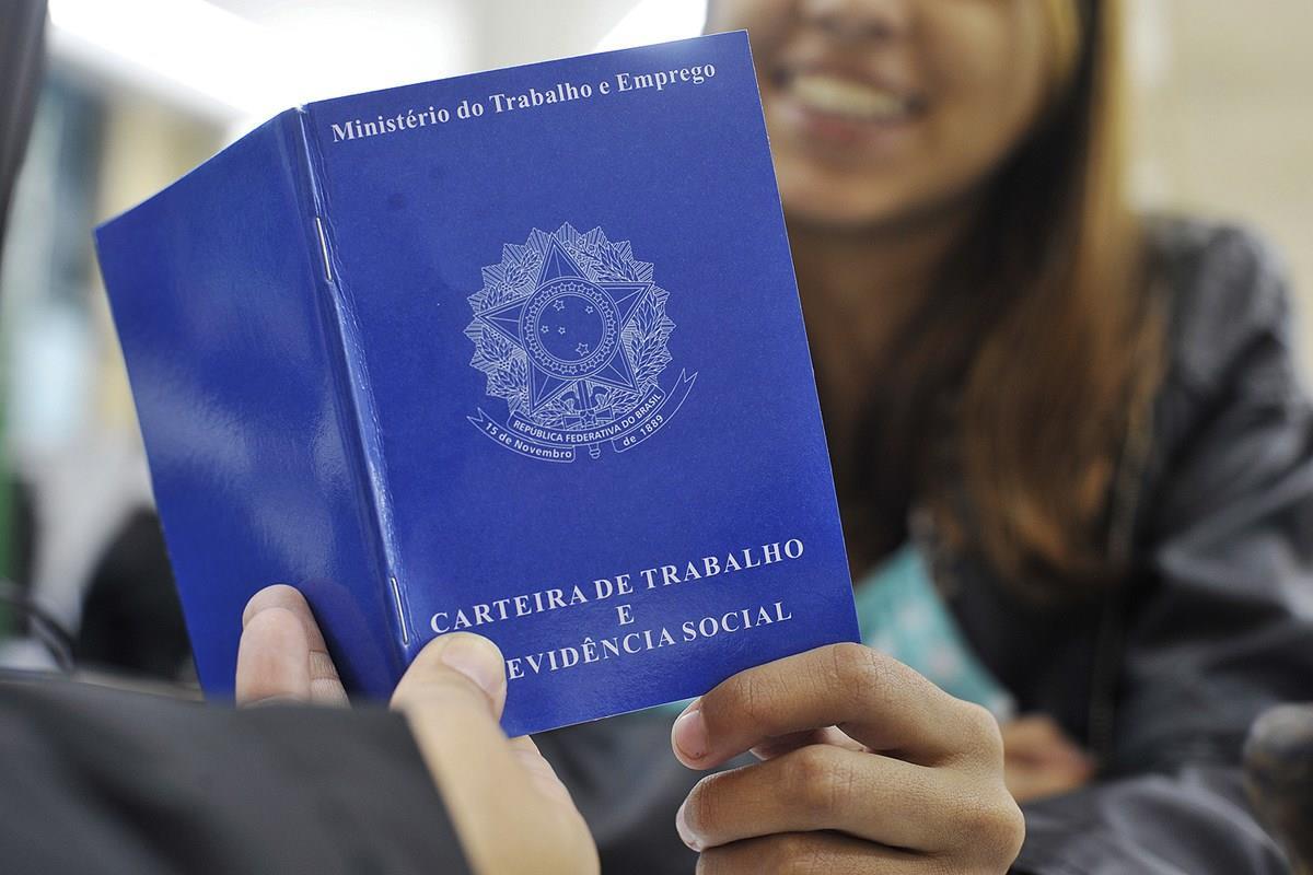 Sine Rio Negro tem vagas para costureira, safrista, serralheiro e soldador