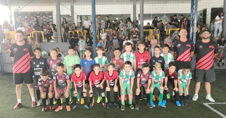 Escola de Futebol Furacão JR03 de Mafra faz amistosos contra Escola Furacão de Quitandinha