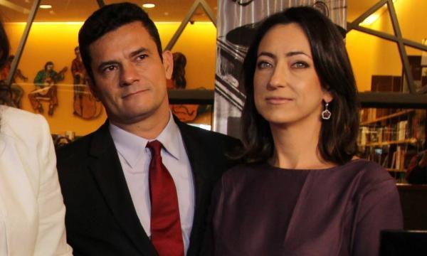 Esposa de Moro é dispensada de conselho presidido por Michelle Bolsonaro