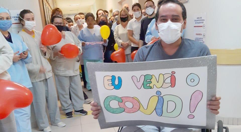 Médico faz relato emocionante após vencer Covid-19