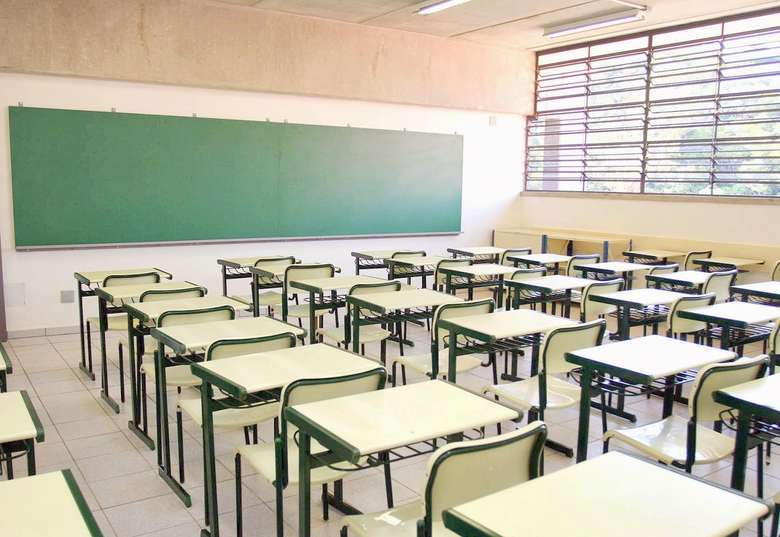 Liberada volta às aulas presenciais em escolas públicas e privadas em SC