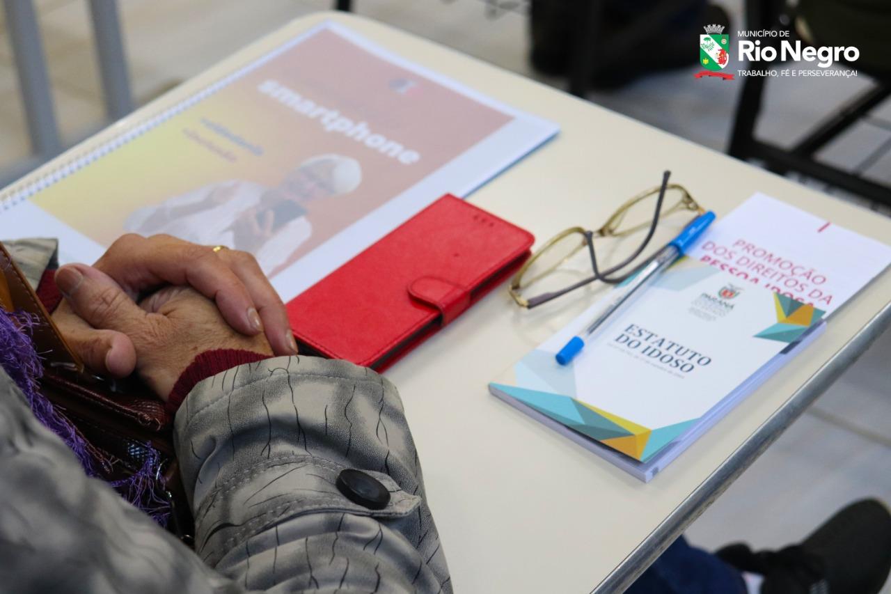 Curso Básico de Smartphone é realizado em Rio Negro