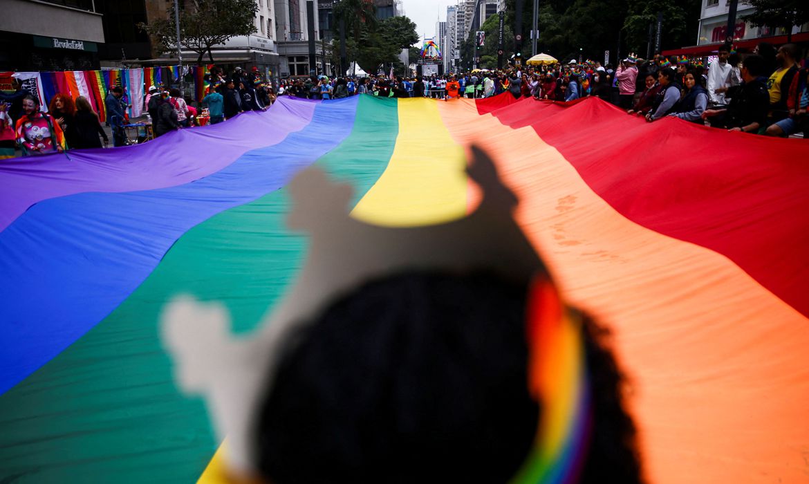 Quatro em cada 10 LGBTQIAP+ já sofreram discriminação no trabalho