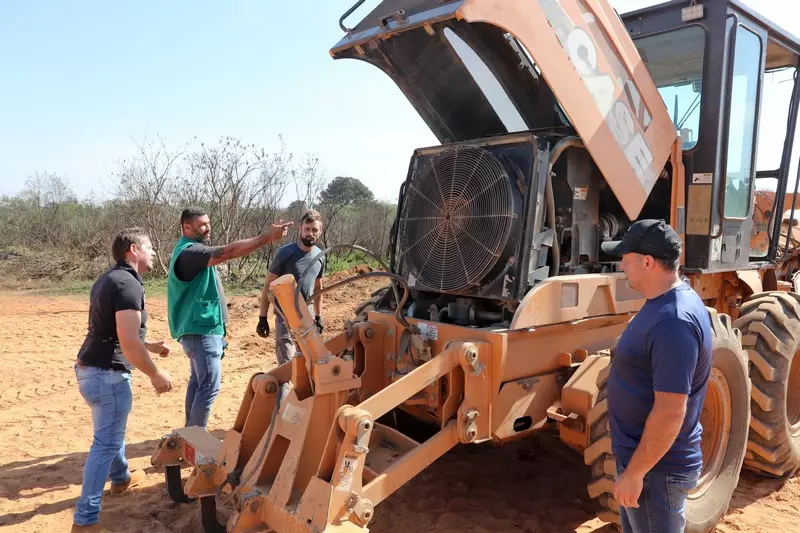 Operadores de máquinas agrícolas recebem capacitação em Rio Negro