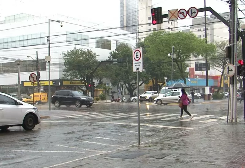 Chuvas volumosas deixam SC ‘no vermelho’ e colocam Defesa Civil em alerta máximo