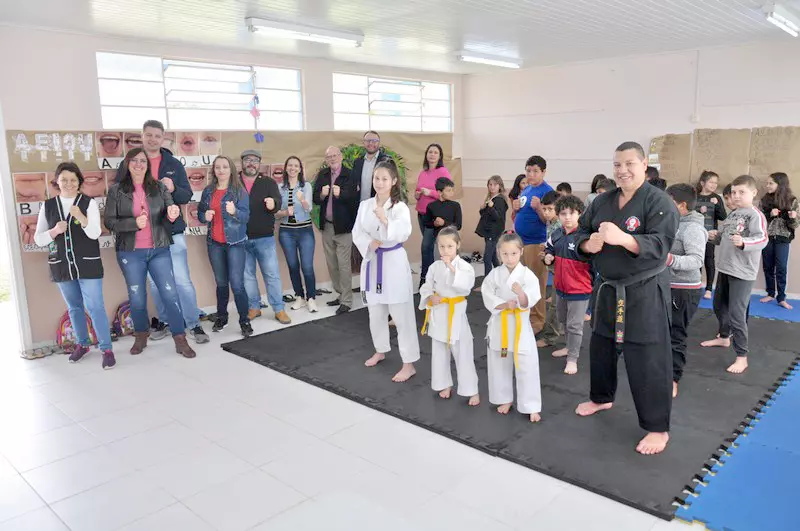 Escolas municipais de Rio Negro terão aulas de karatê