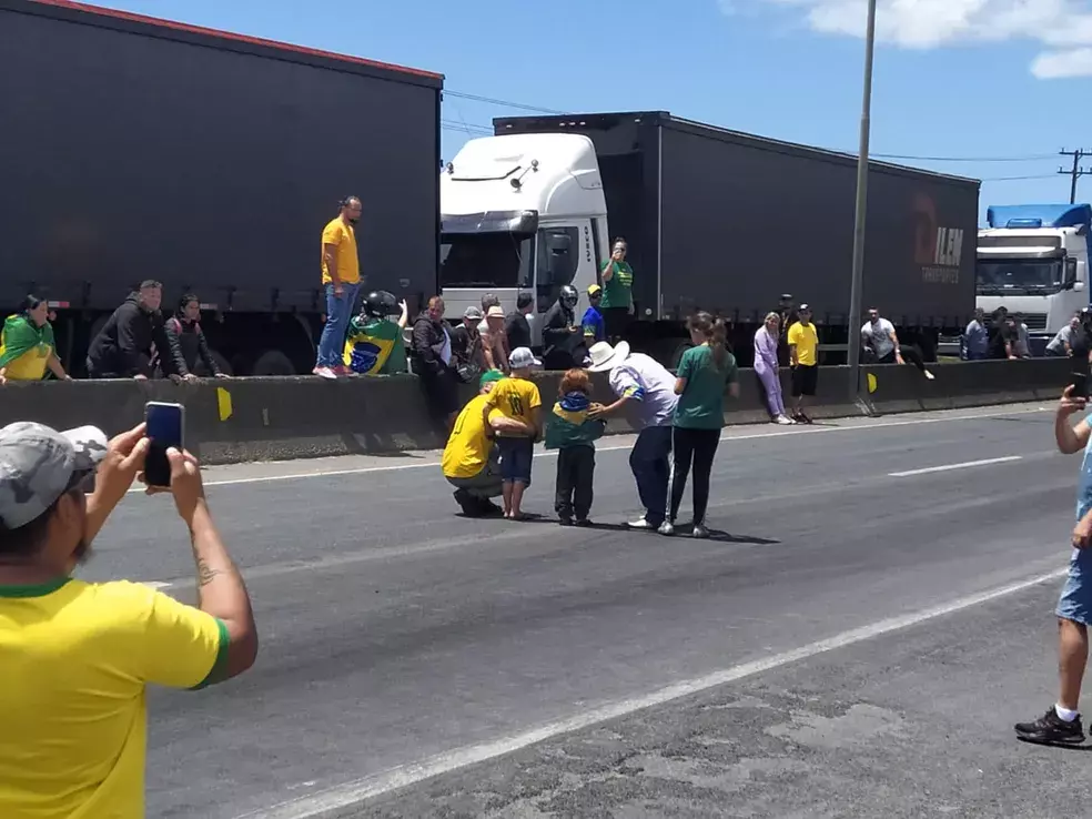 MPSC vai investigar uso de crianças como escudo nos bloqueios de rodovias no Estado