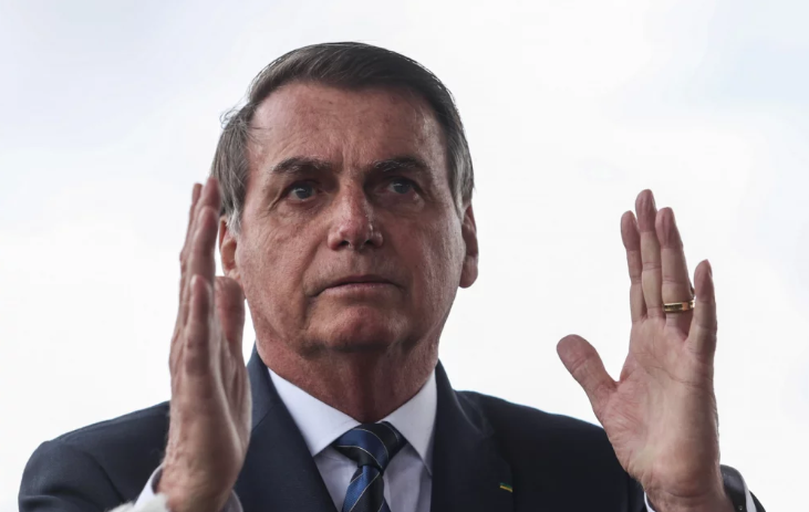 Bolsonaro diz ter hérnia no abdômen e deve fazer nova inspeção de saúde em fevereiro