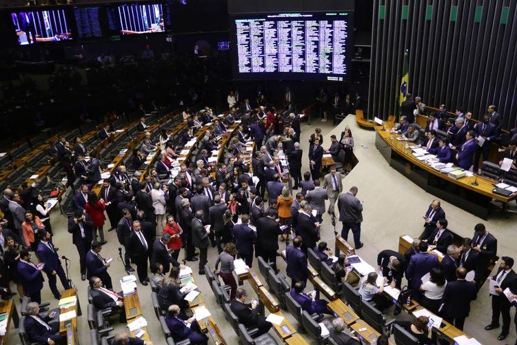 Câmara aprova PEC do Orçamento Impositivo para emendas de bancada