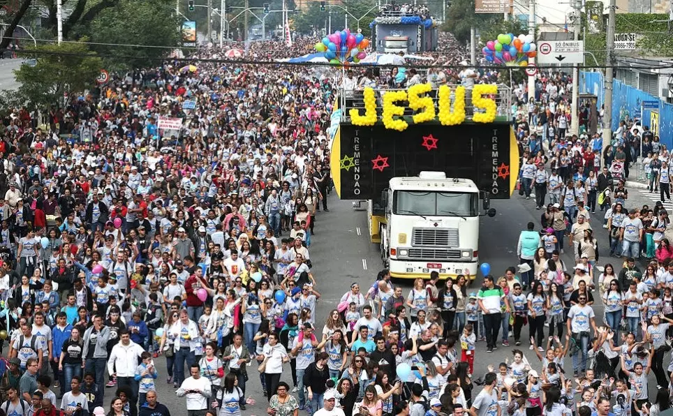 Igrejas evangélicas no Brasil cresceram 543% em 20 anos