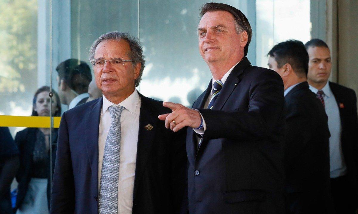 Bolsonaro sanciona lei de ajuda financeira para Estados e Municípios