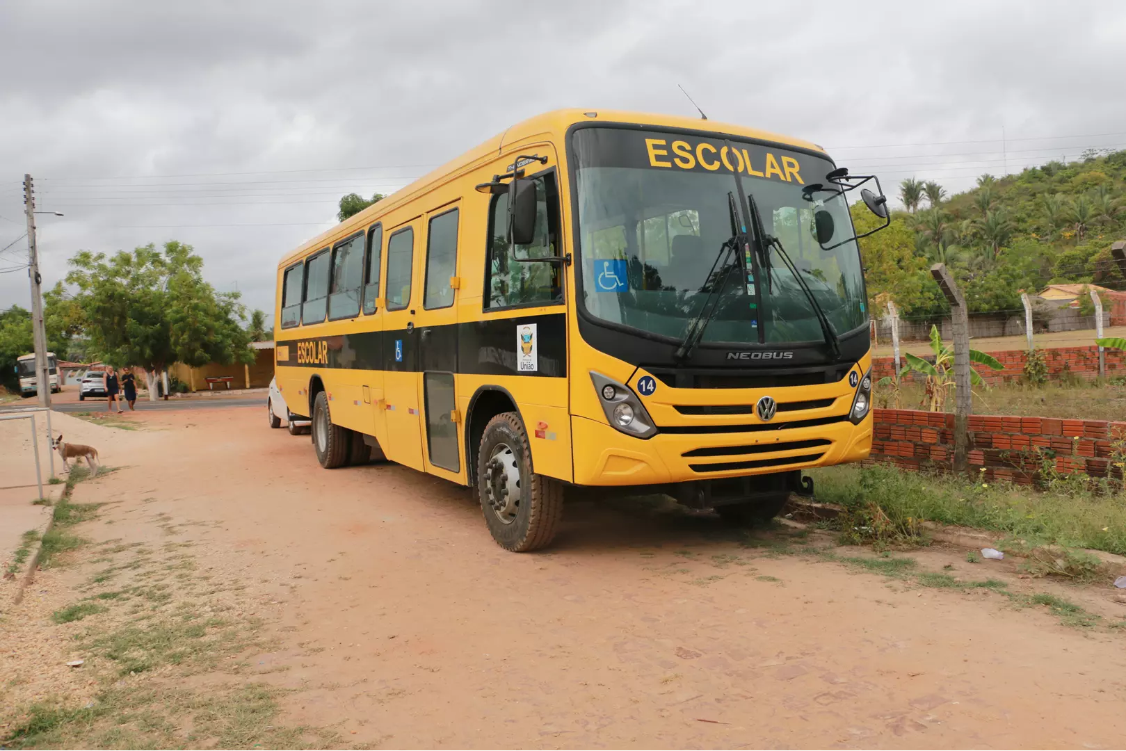 Prefeitura de Sooretama adquire dois ônibus para atender demandas