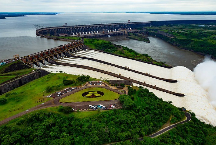 Escoamento da safra paraguaia exigiu adequação de Itaipu