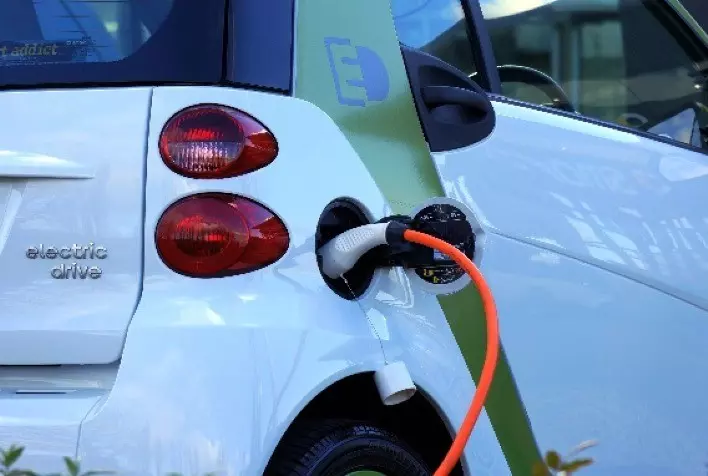 Brasil cria microrreator para alimentar carros elétricos com etanol