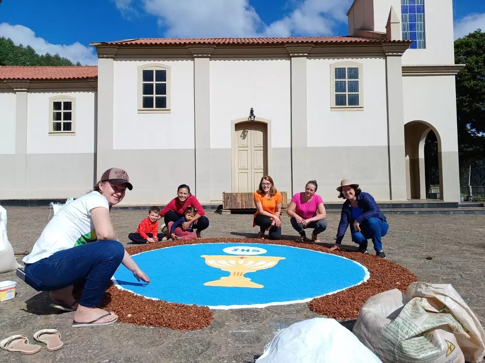 Pindobas, em Venda Nova do Imigrante, celebra tradicional Festa de Corpus Christi