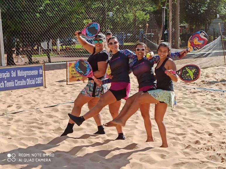 Circuito Belmar de Beach Tennis homenageia o dia das Mulheres