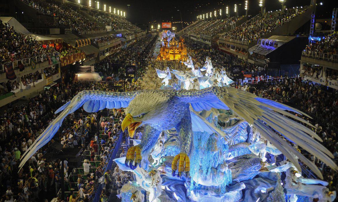 Carnaval do Rio depende de vacina até setembro, dizem Escolas de Samba