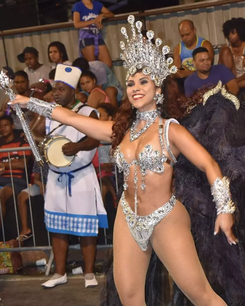 Feitiço Carioca anuncia Jessica Guirgo como a Rainha da Agremiação 2023 -  Feras do Carnaval | Bem Vindo!