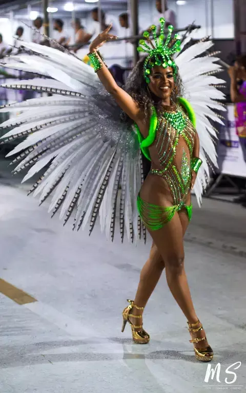 Lia Bra in Mardi Gras