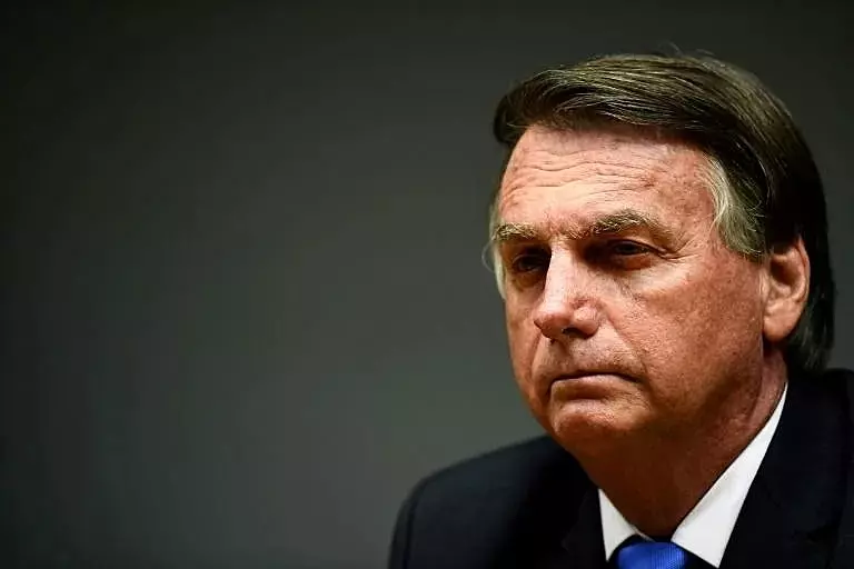 Bolsonaro diz querer voltar ao Brasil 'nas próximas semanas'