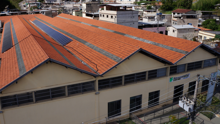 Implantação de painéis solares é concluída no Campus Santos Dumont do IF Sudeste MG