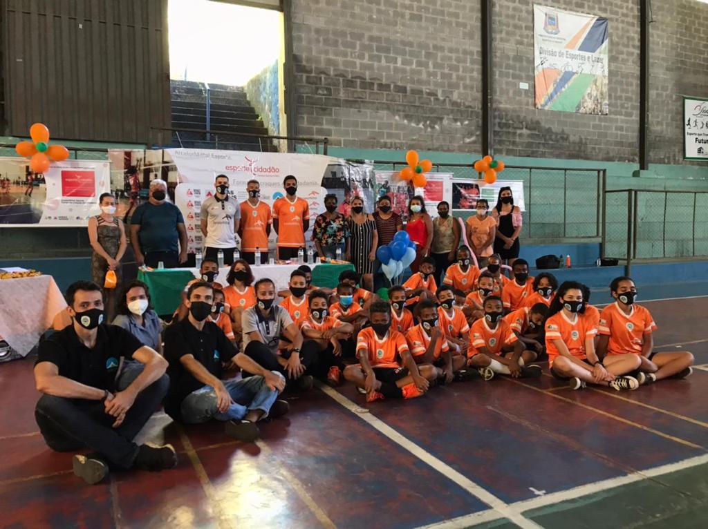 Projeto 'Esporte Cidadão Santos Dumont’ proporciona aulas de futsal e voleibol para crianças e adolescentes