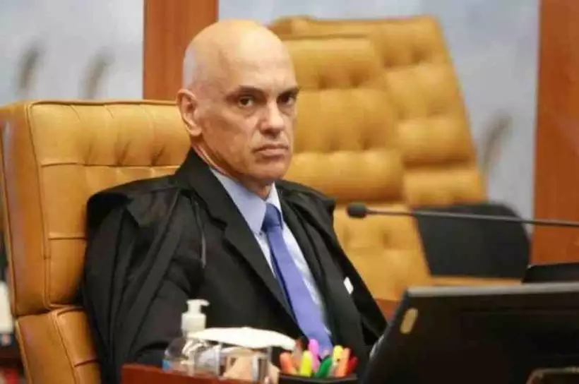 Moraes acompanha Barroso e vota contra reajuste extra para servidores de MG