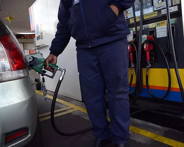 Preço médio da gasolina registra queda de 22,6%