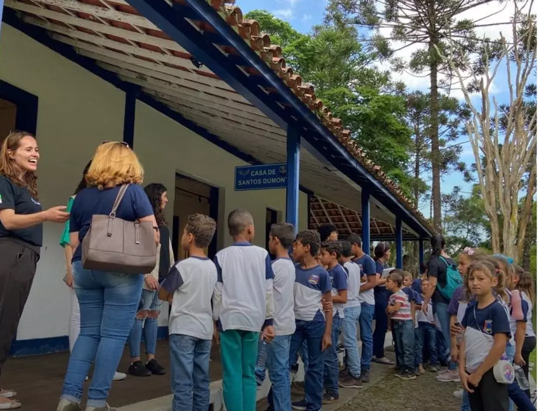 Projeto Conhecendo Santos Dumont leva alunos ao Museu Cabangu