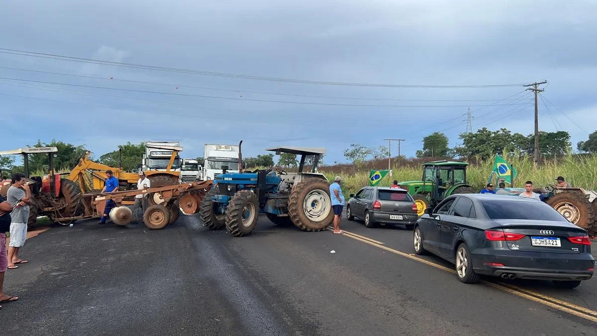 Protestos de caminhoneiros em MG: saiba quais rodovias estão interditadas