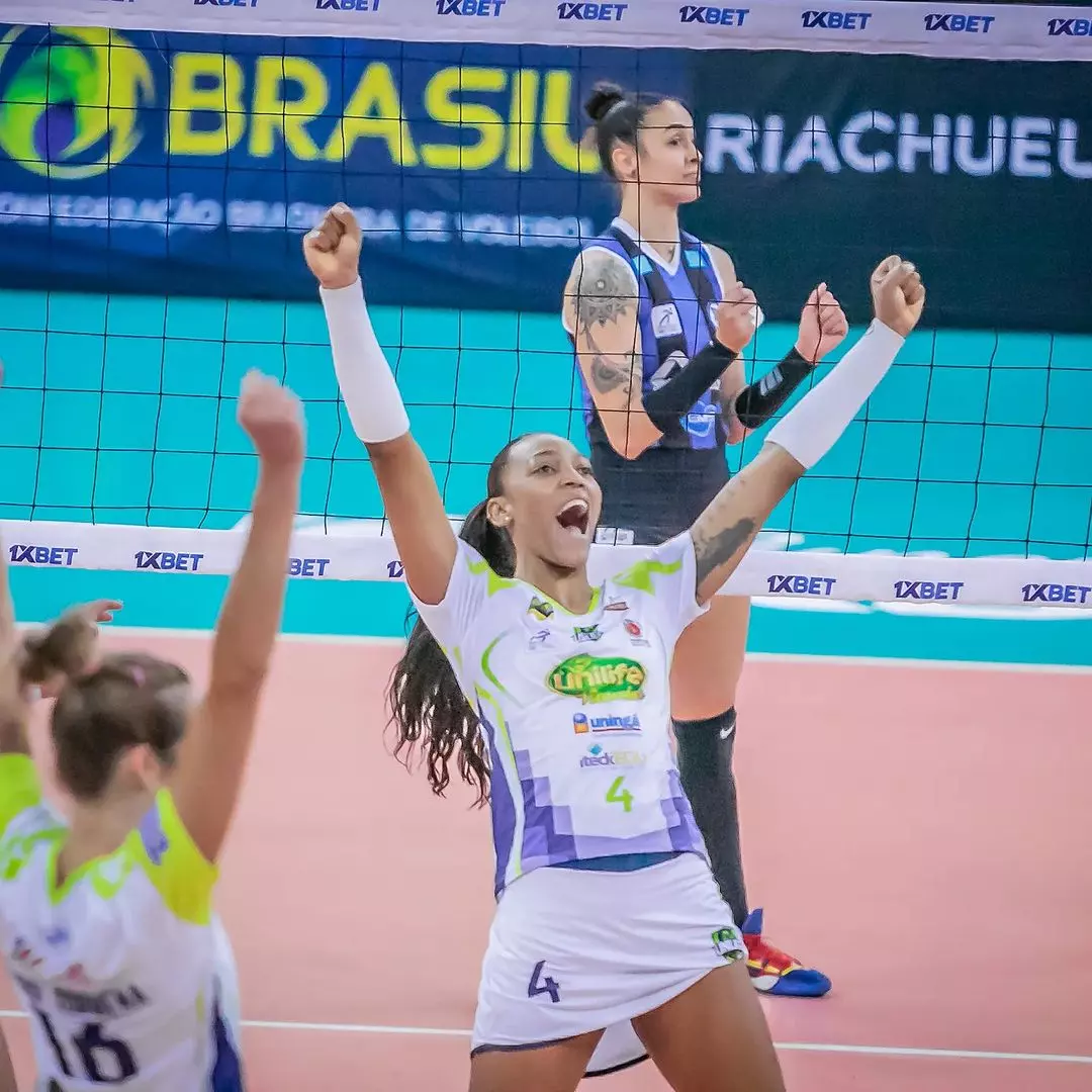 Jussara é a central que mais pontuou no 1º turno da Superliga Feminina de Vôlei