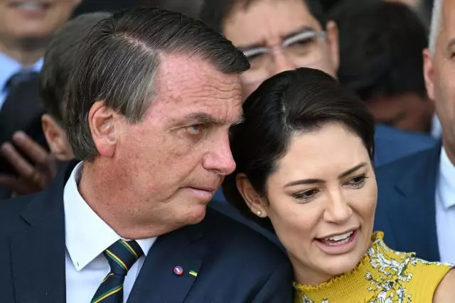 Bolsonaro e Michelle seguem casados; 