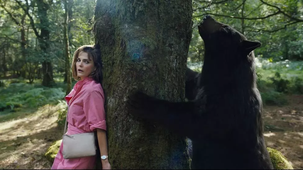 |Crítica| 'O Urso do Pó Branco' (2023) - Dir. Elizabeth Banks