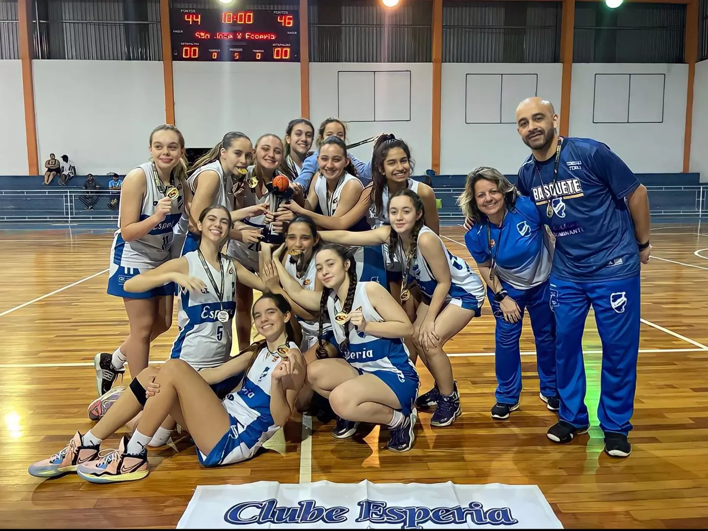 Basquete feminino é bicampeão no Metropolitano