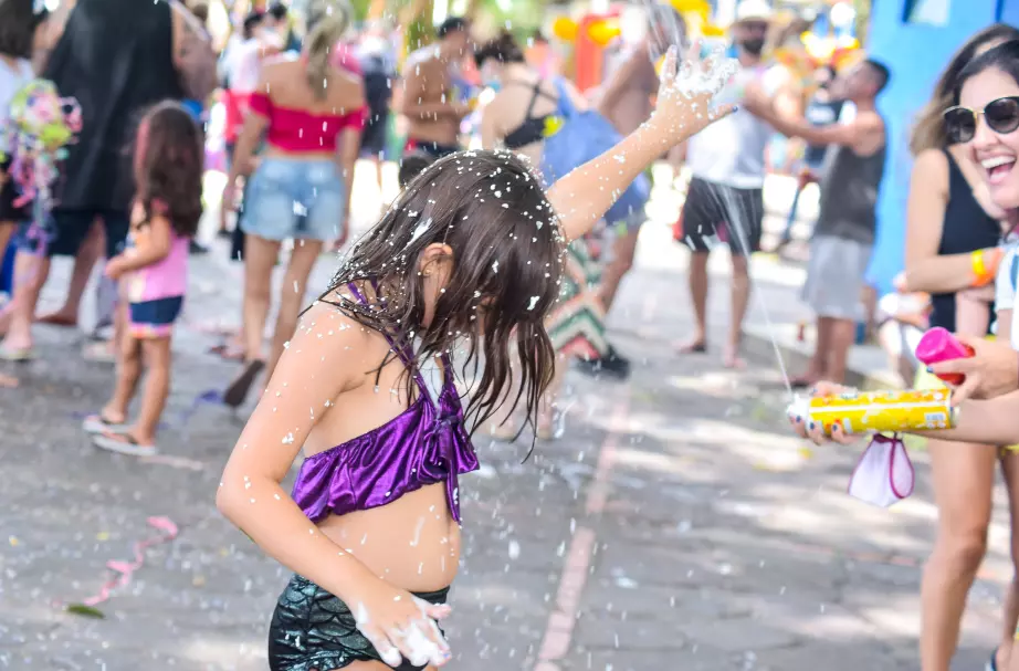 Carnaval: Clube Esperia realiza festa à fantasia