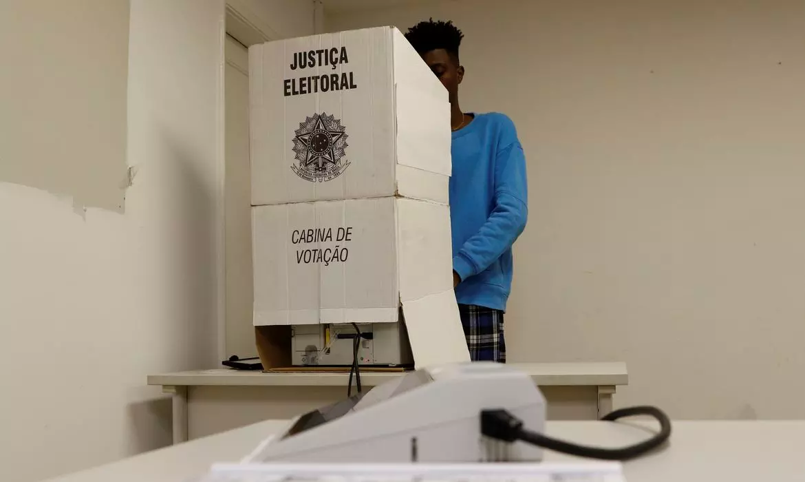 posso votar no 2º turno se faltei ao primeiro?