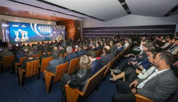 PREMIADA - Laticínio Tirolez  recebe Troféu Gente Nossa/Fornecedores