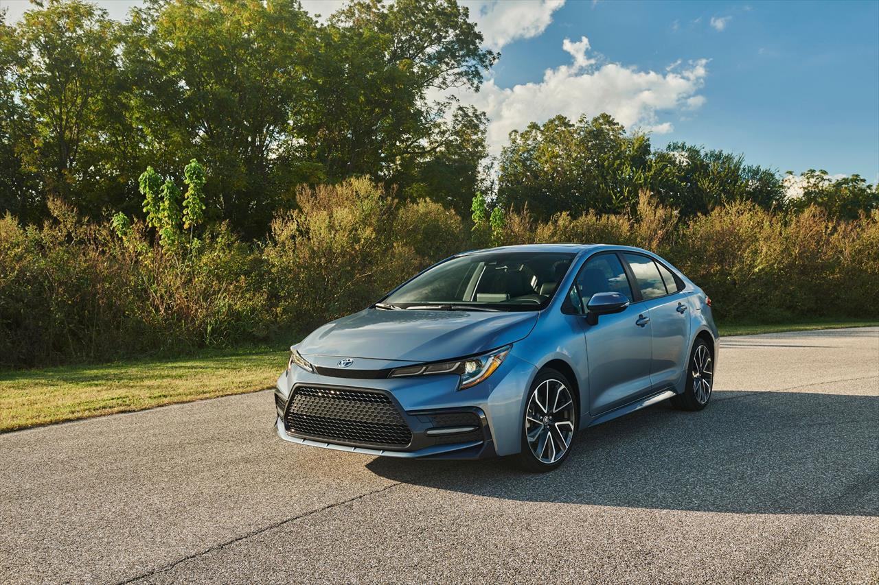 Toyota Corolla o primeiro carro nacional a mesclar combustão e elétrico.