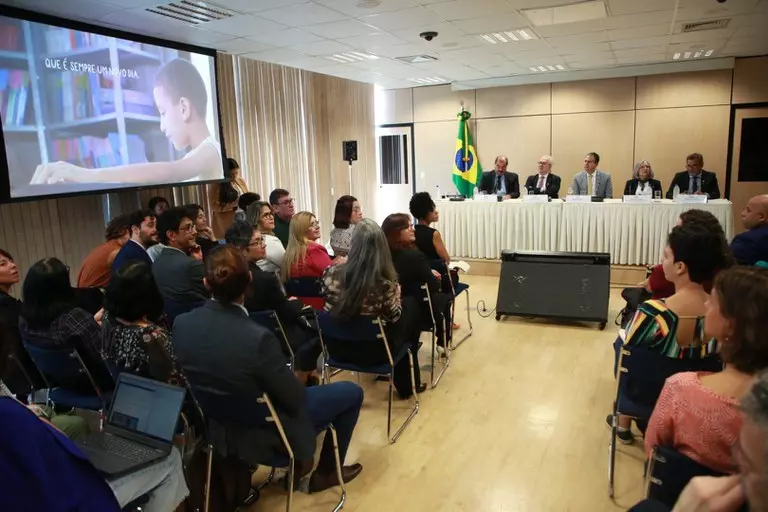 MEC vai ouvir professores sobre qualidade da alfabetização de crianças