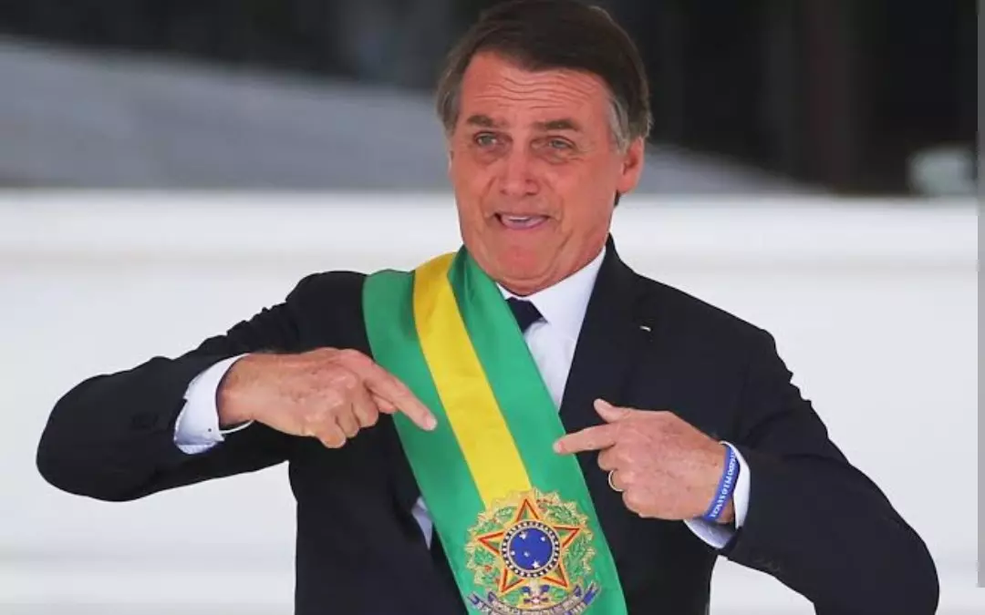 Se Bolsonaro não quiser passar a faixa a Lula isso não será problema, o vice passa