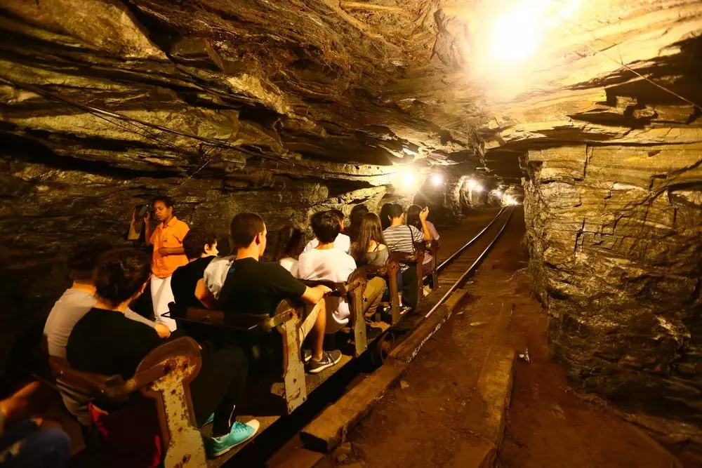 Viagem ao mais profundo da Minas da Passagem, de onde saíram mais de 35 toneladas de ouro