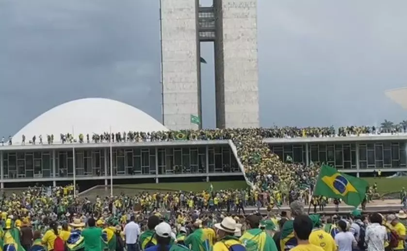 Ibaneis Rocha é afastado do governo do DF por 90 dias e Torres destituído do cargo na Segurança