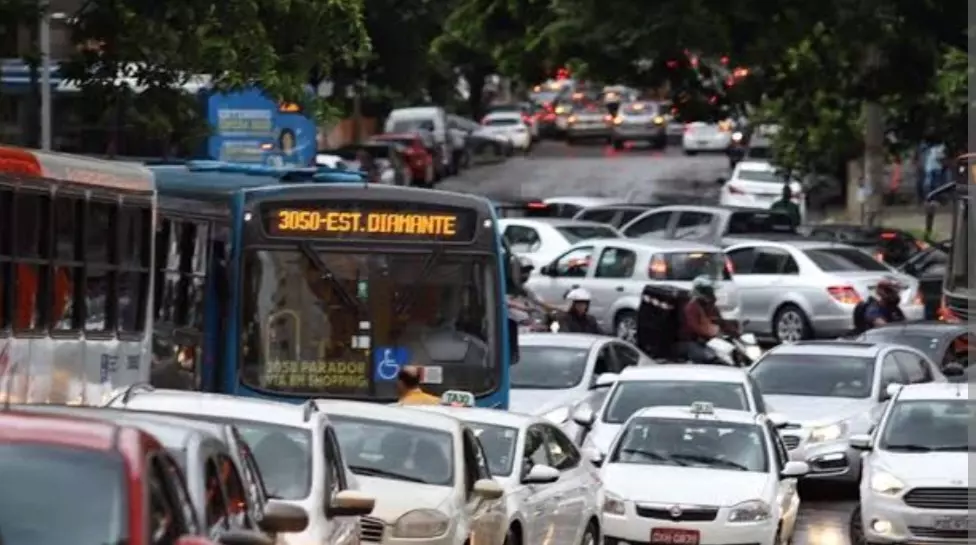 Mobilidade Urbana é uma necessidade essencial; mas também um problema sem solução?