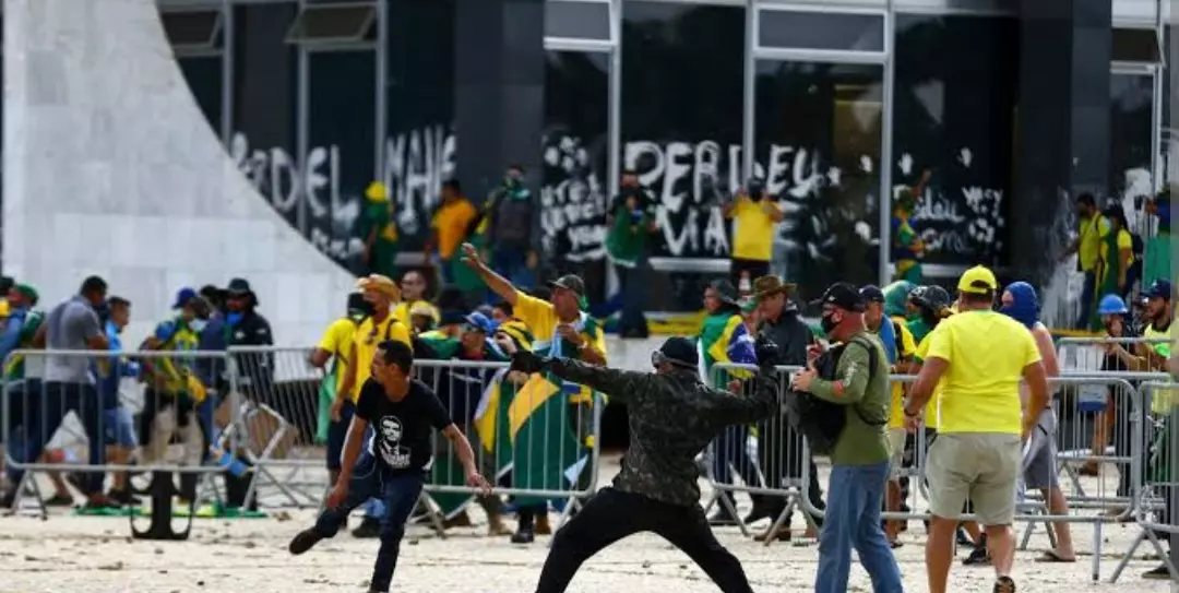 Do mais novo ao mais velho, o que será que passa pela cabeça dos bolsonaristas presos?