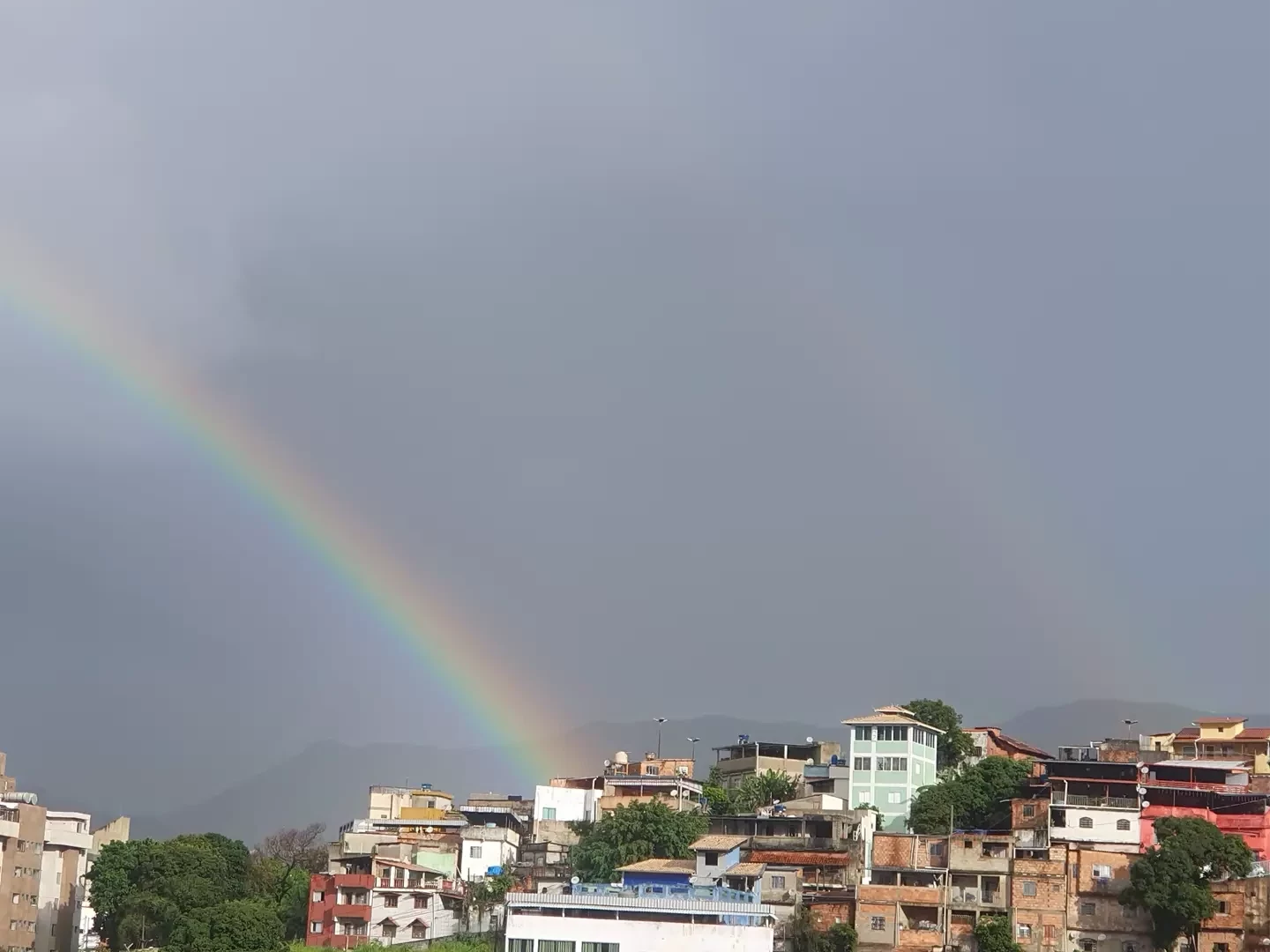 Os sinais das mudanças climáticas são dados pela Mãe Natureza, com os arco-íris duplos