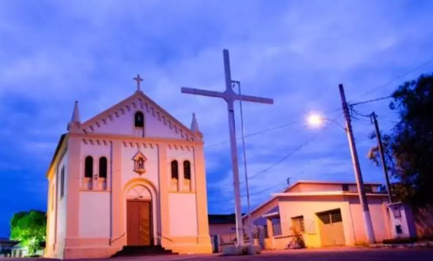 Calor em Araçuaí, cidade do Vale do Jequitinhonha, foi de fritar ovo no asfalto, 42,4 graus