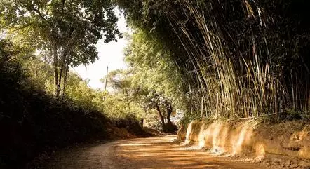 Estrada de Nova Lima-Sabará é a mais abandonada da história de Minas Gerais