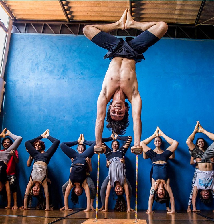 Curso online e gratuito de circo e teatro