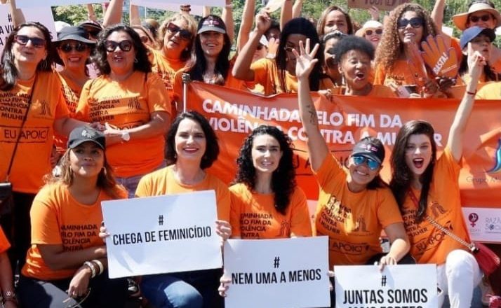 Caminhada pelo fim da violência contra a mulher