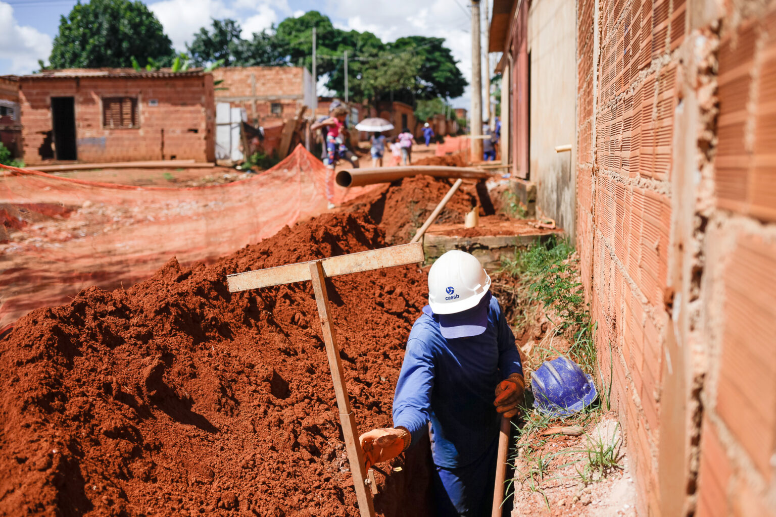 Concluída mais uma etapa da rede de esgoto no Sol Nascente